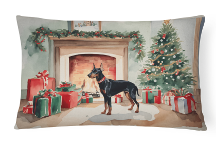 Cozy Christmas Throw Pillow (Design: Doberman Pinscher 2646)